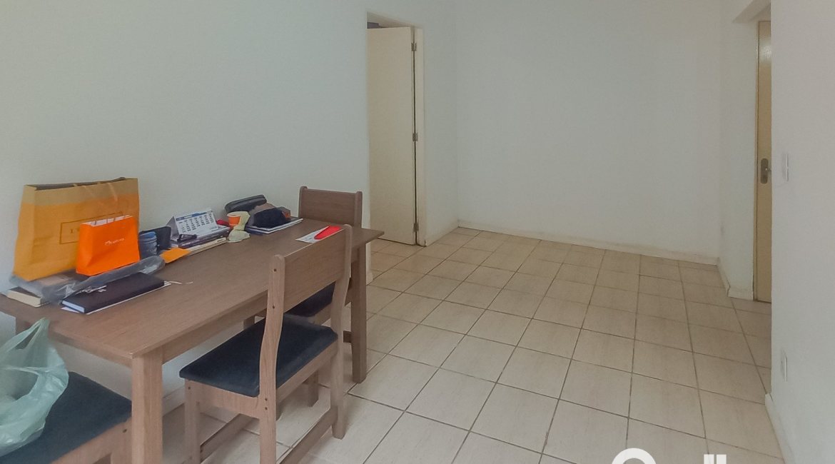 Apartamento à venda com 37m², 1 dormitório, 1 vaga, no bairro Cavalhada em Porto Alegre