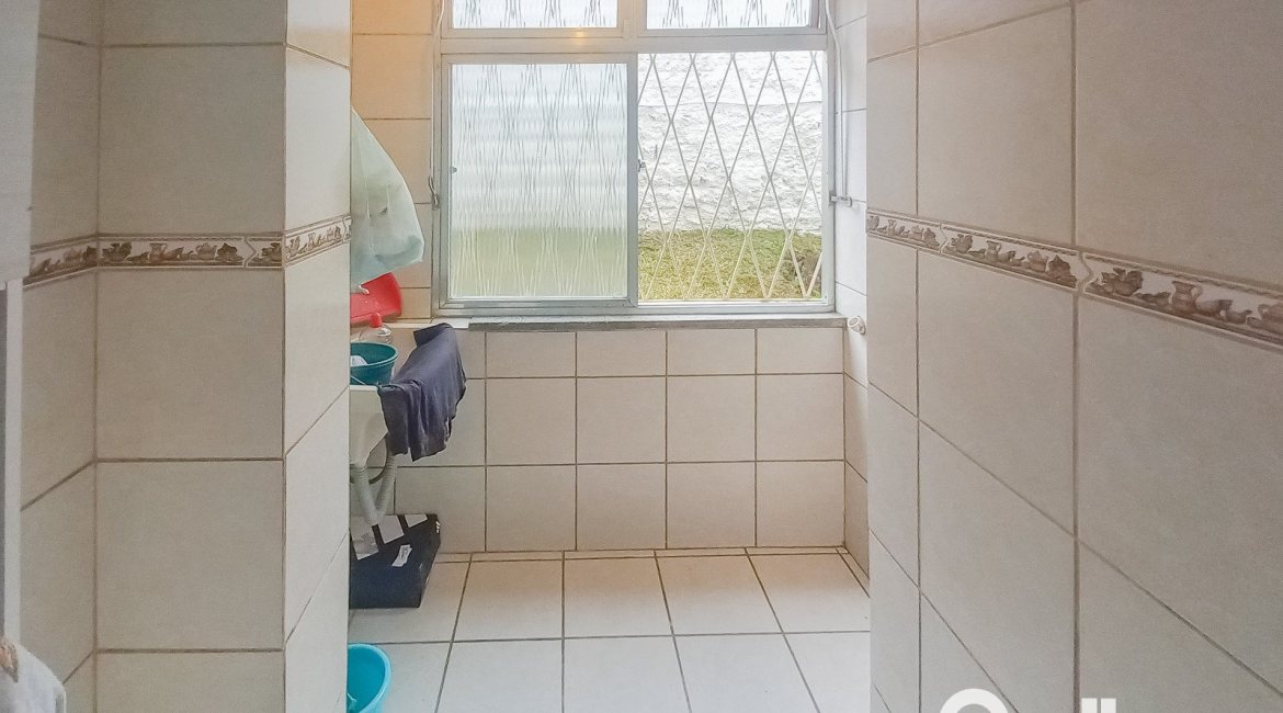 Apartamento à venda com 37m², 1 dormitório, 1 vaga, no bairro Cavalhada em Porto Alegre