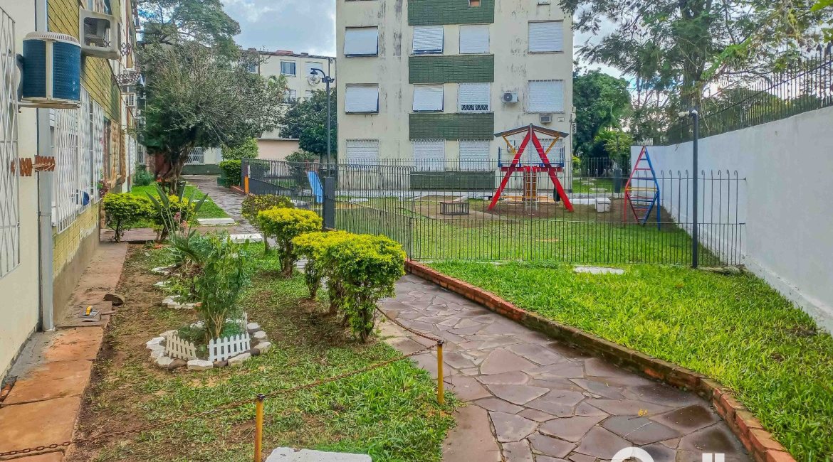 Apartamento à venda com 37m², 1 dormitório, 1 vaga, no bairro Cavalhada em Porto Alegre
