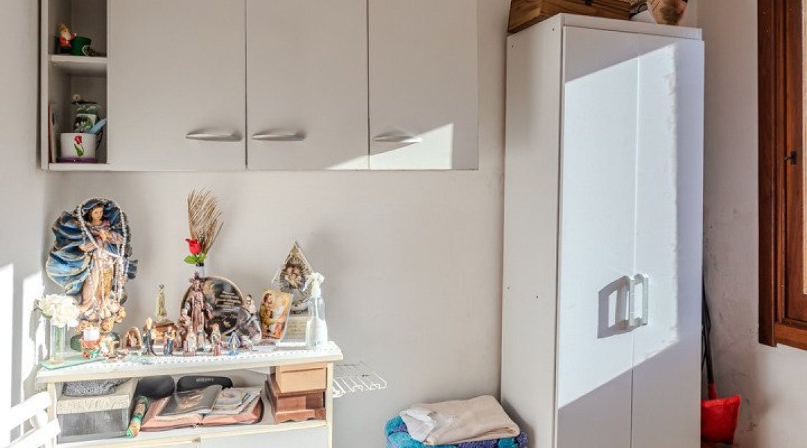 Casa à venda com 379m², 4 dormitórios, 2 suítes, 5 vagas, no bairro Ipanema em Porto Alegre