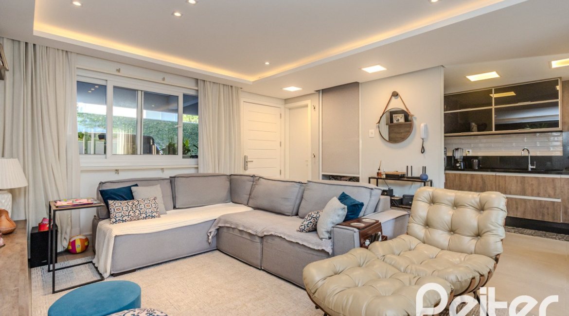 Casa em Condomínio à venda com 208m², 3 dormitórios, 1 suíte, 2 vagas, no bairro Tristeza em Porto Alegre