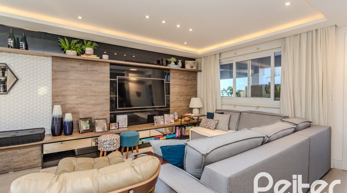 Casa em Condomínio à venda com 208m², 3 dormitórios, 1 suíte, 2 vagas, no bairro Tristeza em Porto Alegre