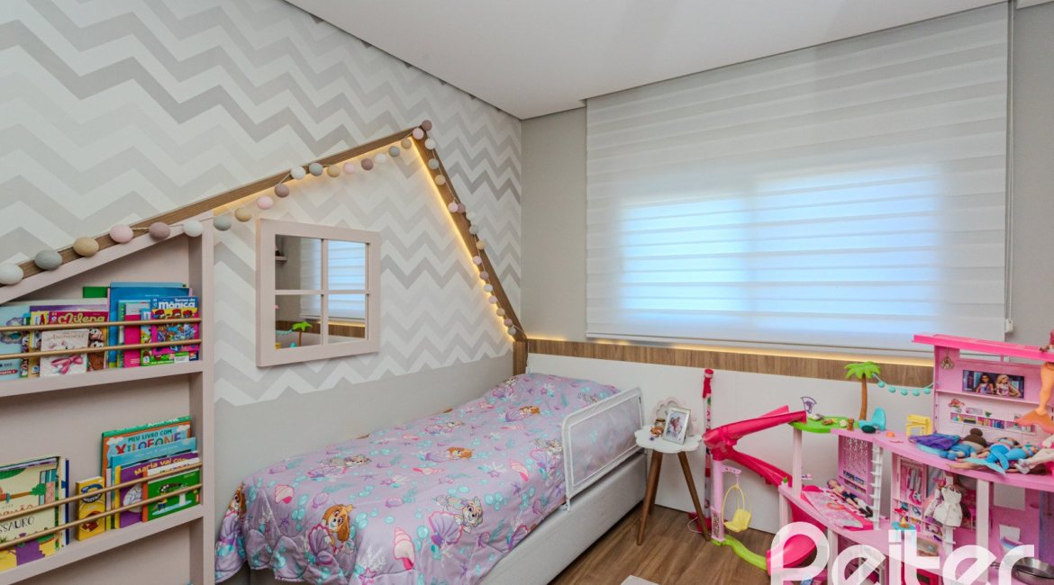 Casa em Condomínio à venda com 208m², 3 dormitórios, 1 suíte, 2 vagas, no bairro Tristeza em Porto Alegre