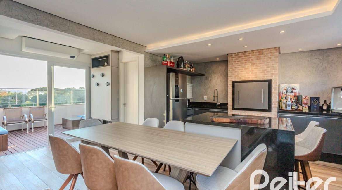 Casa em Condomínio à venda com 208m², 3 dormitórios, 1 suíte, 2 vagas, no bairro Tristeza em Porto Alegre