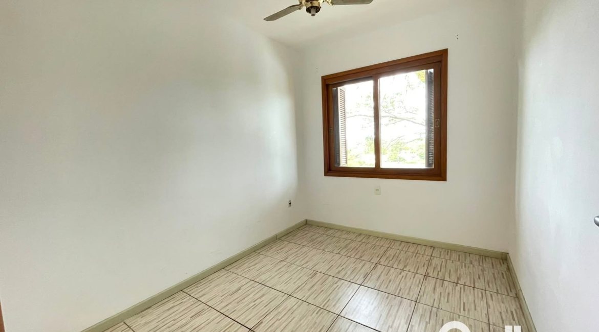 Casa em Condomínio à venda com 97m², 3 dormitórios, 1 suíte, 2 vagas, no bairro Guarujá em Porto Alegre