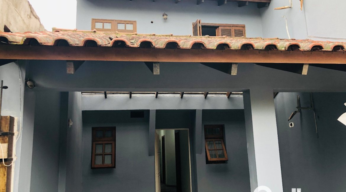 Casa à venda com 286m², 4 dormitórios, 1 suíte, 2 vagas, no bairro Tristeza em Porto Alegre