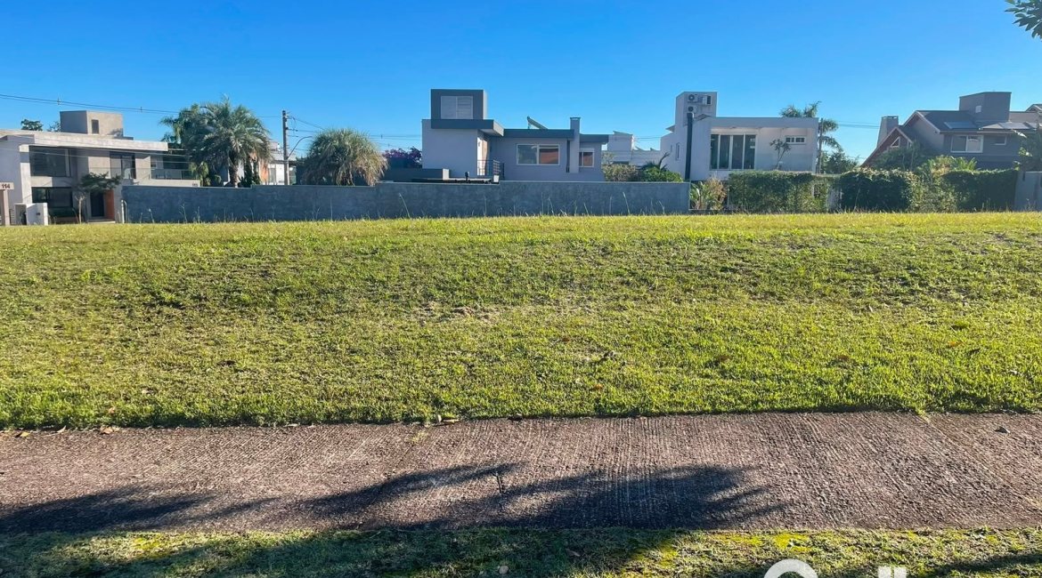 Terreno em condomínio à venda com 551m², no bairro Alphaville em PORTO ALEGRE