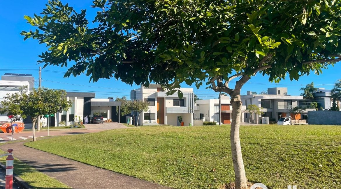Terreno em condomínio à venda com 682m², no bairro Alphaville em PORTO ALEGRE