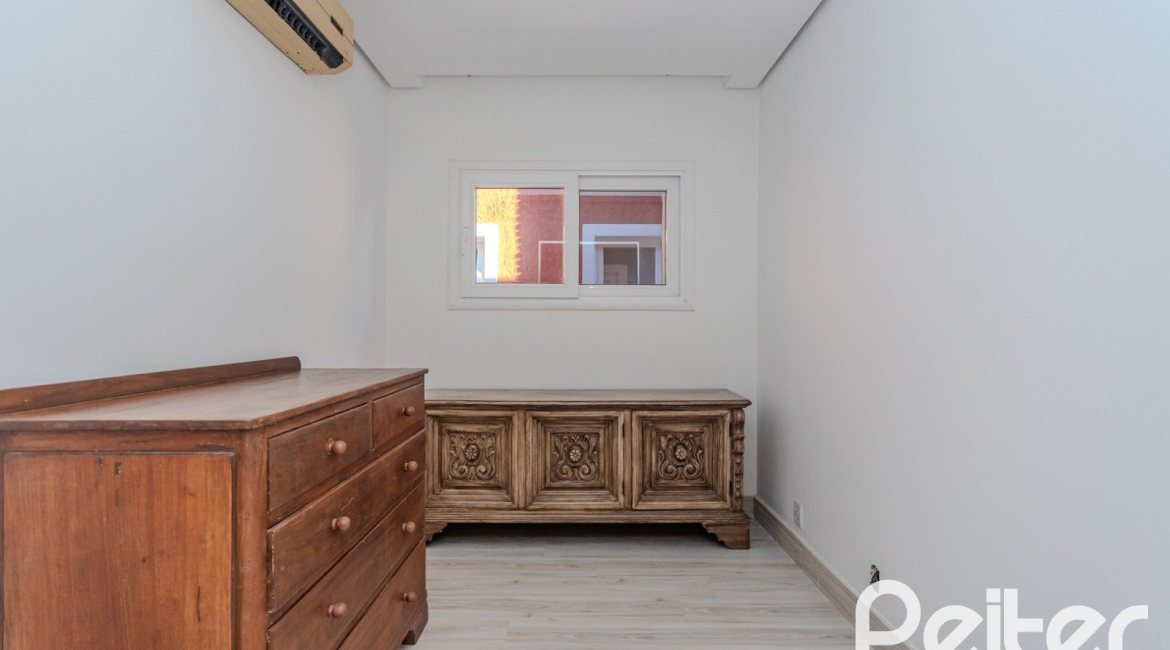 Casa em Condomínio à venda com 361m², 3 dormitórios, 3 suítes, no bairro Terra Ville em PORTO ALEGRE