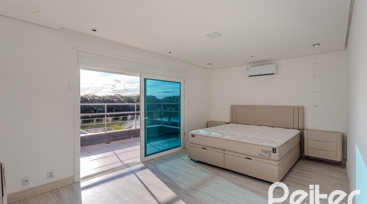 Casa em Condomínio à venda com 361m², 3 dormitórios, 3 suítes, no bairro Terra Ville em PORTO ALEGRE