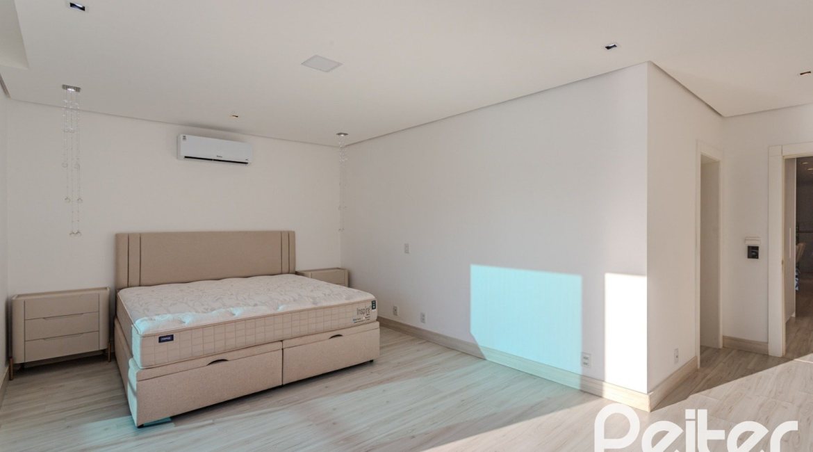 Casa em Condomínio à venda com 361m², 3 dormitórios, 3 suítes, no bairro Terra Ville em PORTO ALEGRE