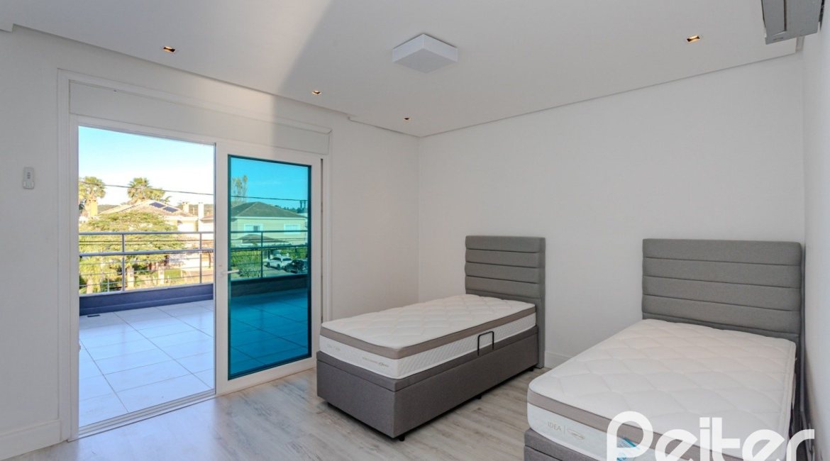 Casa em Condomínio à venda com 361m², 3 dormitórios, 3 suítes, no bairro Terra Ville em PORTO ALEGRE