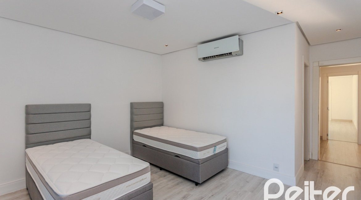 Casa em Condomínio à venda com 361m², 3 dormitórios, 3 suítes, no bairro Terra Ville em PORTO ALEGRE