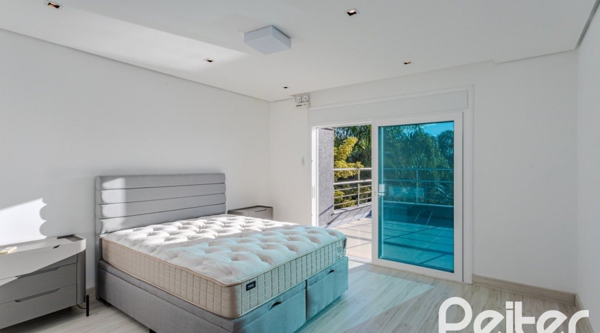 Casa em Condomínio à venda com 361m², 3 dormitórios, 3 suítes, no bairro Terra Ville em PORTO ALEGRE