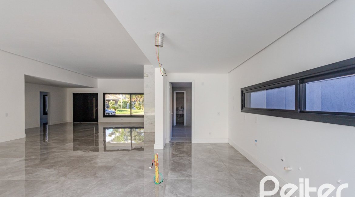 Casa em Condomínio à venda com 392m², 4 dormitórios, 4 suítes, 4 vagas, no bairro Terra Ville em PORTO ALEGRE