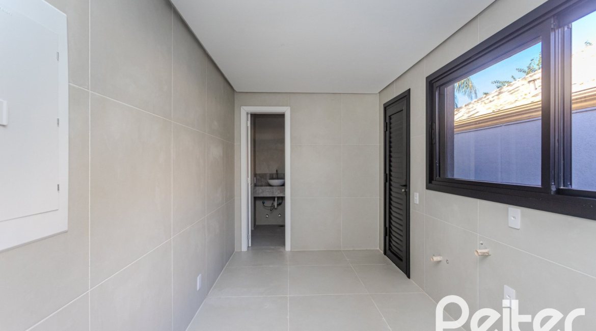 Casa em Condomínio à venda com 392m², 4 dormitórios, 4 suítes, 4 vagas, no bairro Terra Ville em PORTO ALEGRE