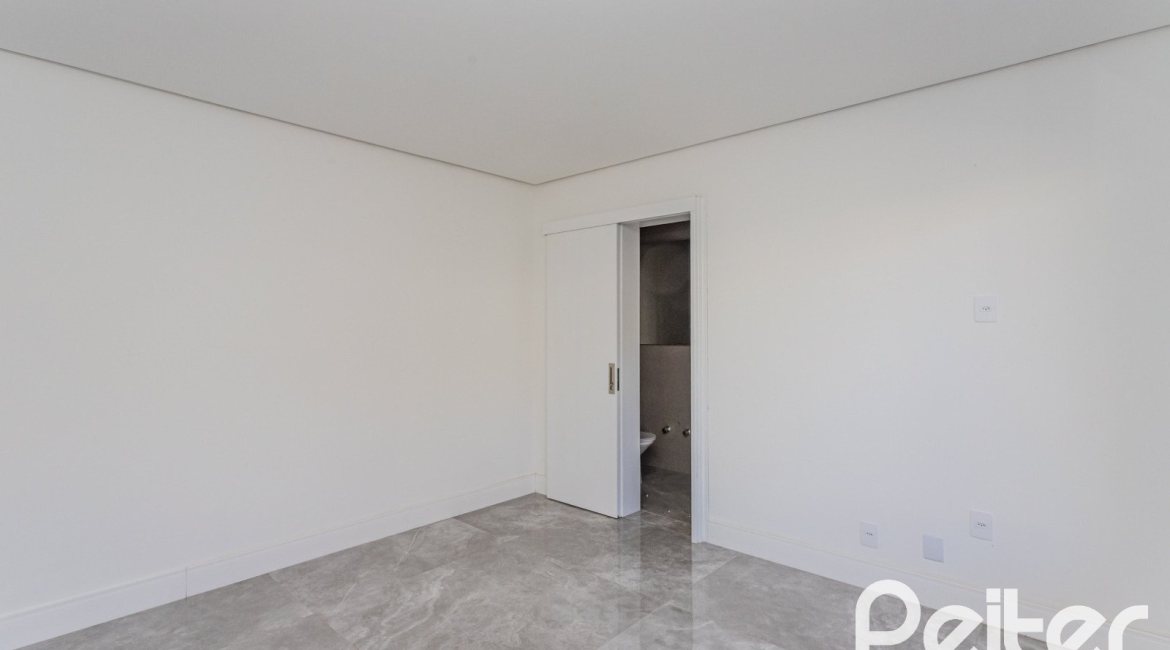 Casa em Condomínio à venda com 392m², 4 dormitórios, 4 suítes, 4 vagas, no bairro Terra Ville em PORTO ALEGRE