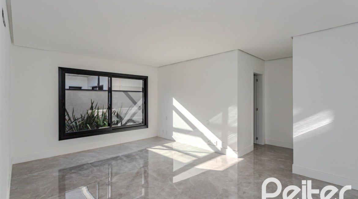 Casa em Condomínio à venda com 392m², 4 dormitórios, 4 suítes, 4 vagas, no bairro Terra Ville em PORTO ALEGRE