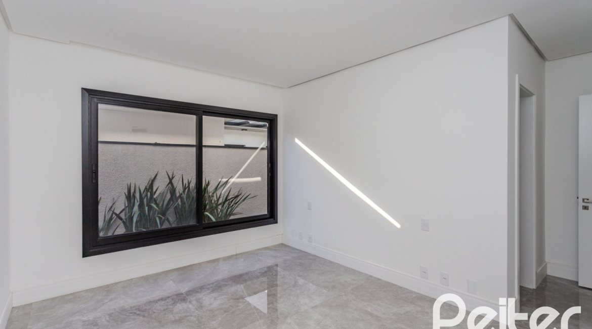 Casa em Condomínio à venda com 392m², 4 dormitórios, 4 suítes, 4 vagas, no bairro Terra Ville em PORTO ALEGRE