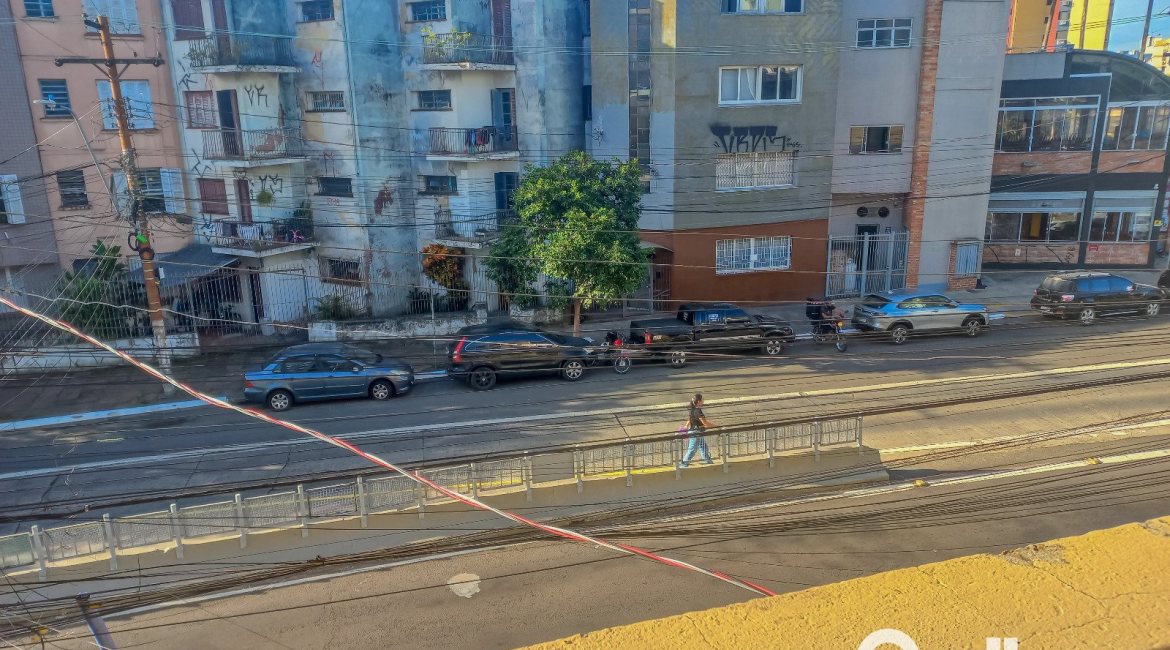 Apartamento à venda com 62m², 2 dormitórios, no bairro Partenon em Porto Alegre