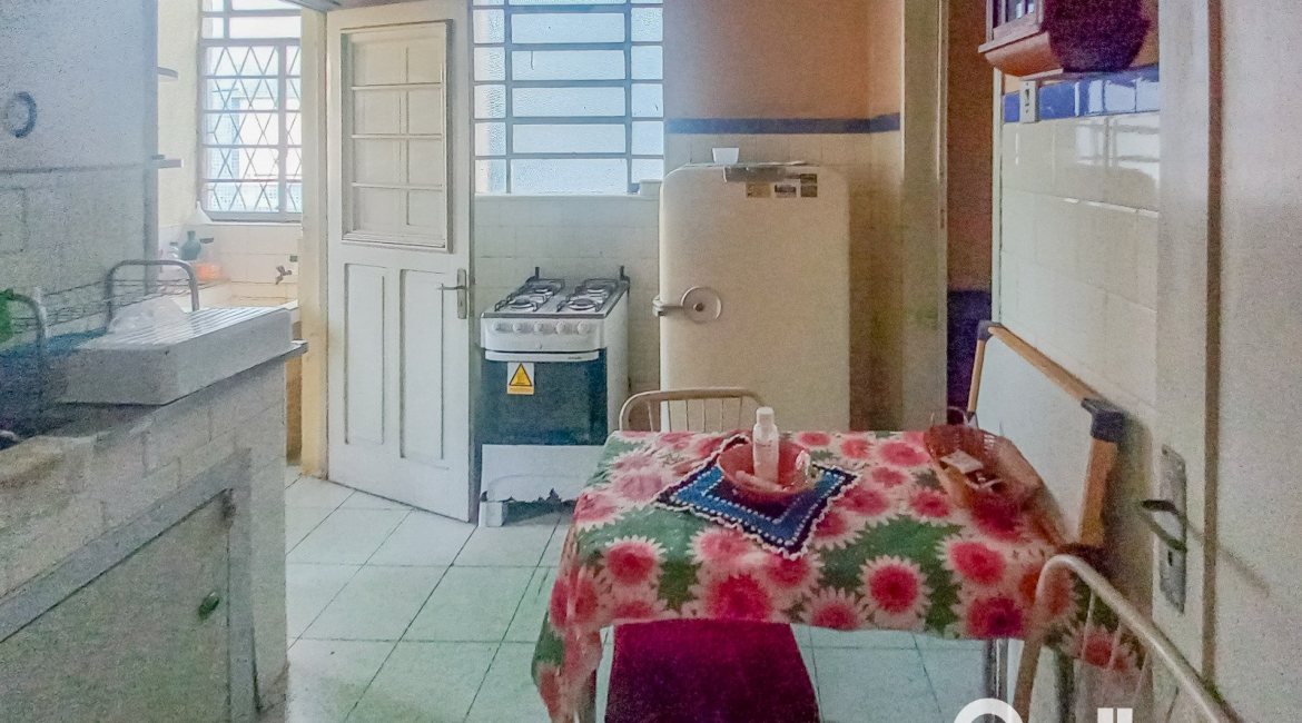 Apartamento à venda com 62m², 2 dormitórios, no bairro Partenon em Porto Alegre