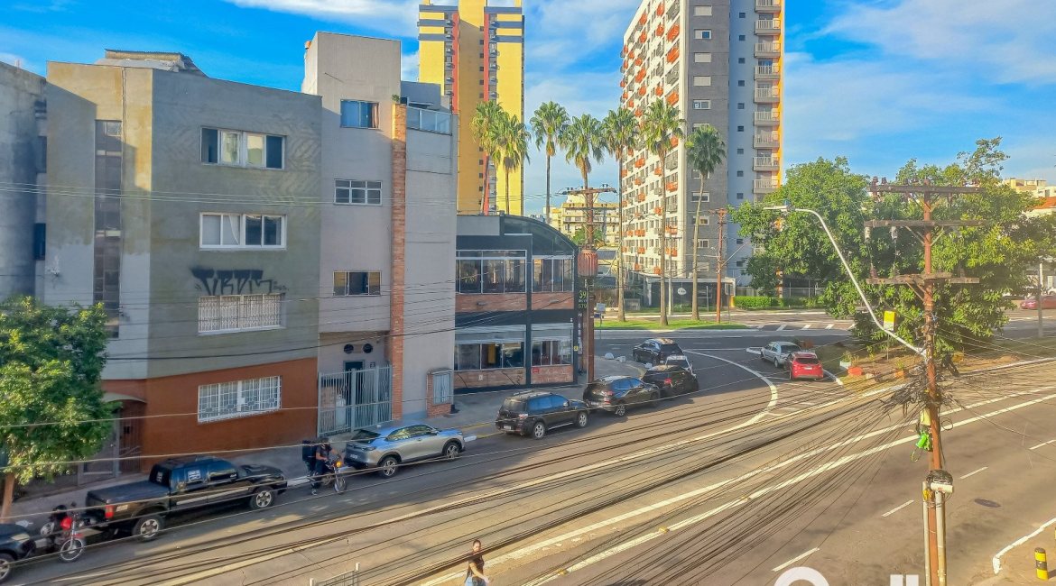 Apartamento à venda com 62m², 2 dormitórios, no bairro Partenon em Porto Alegre