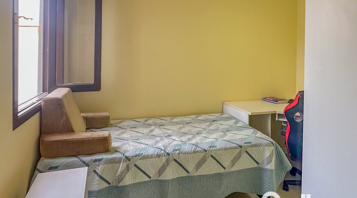 Casa à venda com 150m², 3 dormitórios, 1 suíte, 3 vagas, no bairro Espírito Santo em Porto Alegre