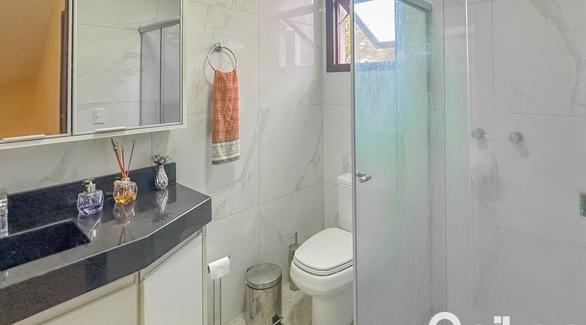 Casa à venda com 150m², 3 dormitórios, 1 suíte, 3 vagas, no bairro Espírito Santo em Porto Alegre