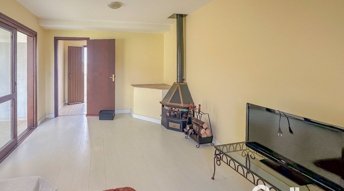 Casa à venda com 150m², 3 dormitórios, 1 suíte, 3 vagas, no bairro Espírito Santo em Porto Alegre