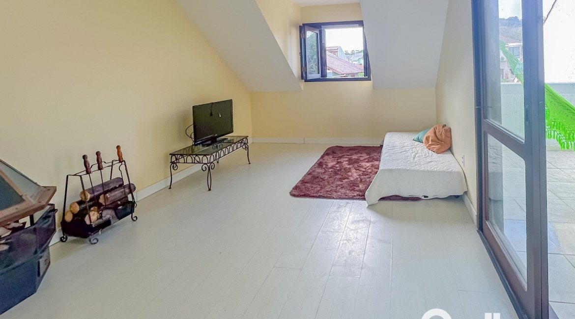 Casa à venda com 150m², 3 dormitórios, 1 suíte, 3 vagas, no bairro Espírito Santo em Porto Alegre