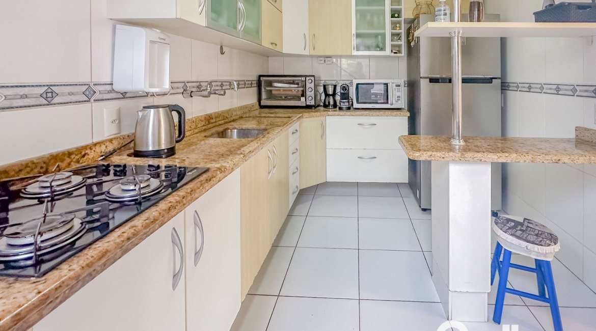Casa à venda com 150m², 3 dormitórios, 1 suíte, 3 vagas, no bairro Espírito Santo em Porto Alegre