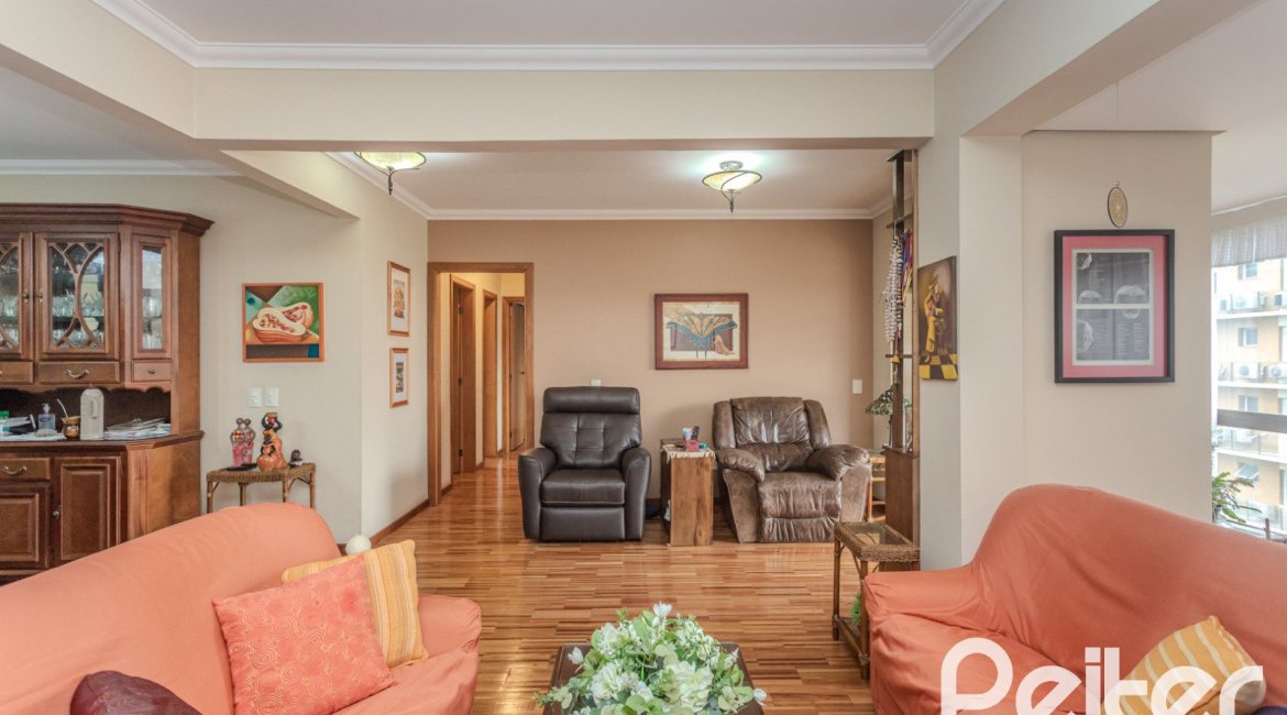 Apartamento à venda com 136m², 3 dormitórios, 1 suíte, 2 vagas, no bairro Tristeza em PORTO ALEGRE