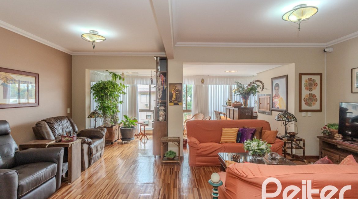 Apartamento à venda com 136m², 3 dormitórios, 1 suíte, 2 vagas, no bairro Tristeza em PORTO ALEGRE