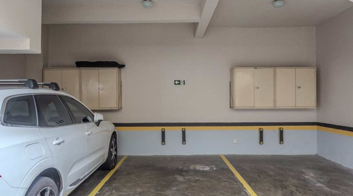 Apartamento à venda com 136m², 3 dormitórios, 1 suíte, 2 vagas, no bairro Tristeza em PORTO ALEGRE