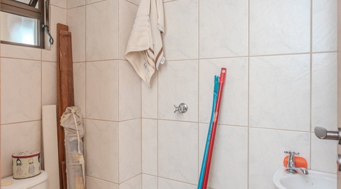 Apartamento à venda com 136m², 3 dormitórios, 1 suíte, 2 vagas, no bairro Tristeza em PORTO ALEGRE