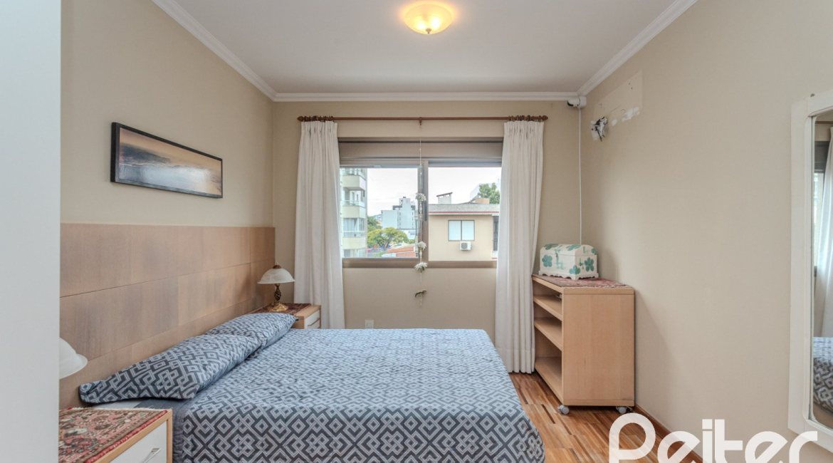 Apartamento à venda com 136m², 3 dormitórios, 1 suíte, 2 vagas, no bairro Tristeza em PORTO ALEGRE