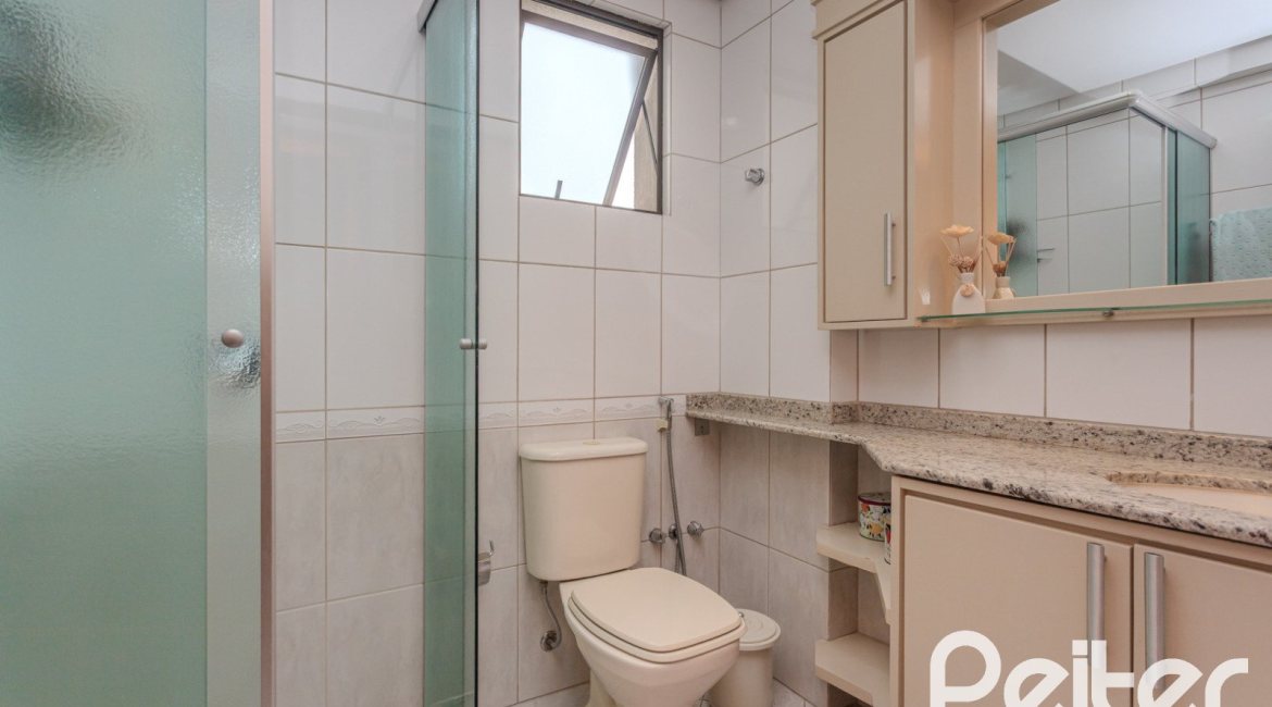 Apartamento à venda com 136m², 3 dormitórios, 1 suíte, 2 vagas, no bairro Tristeza em PORTO ALEGRE