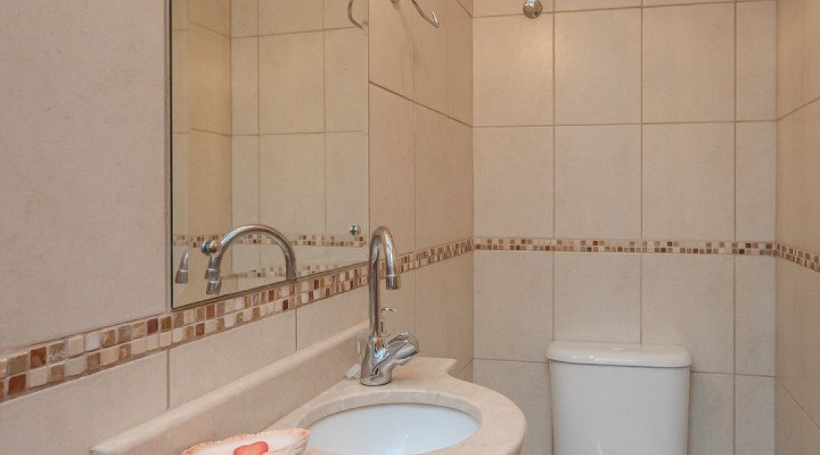 Apartamento à venda com 136m², 3 dormitórios, 1 suíte, 2 vagas, no bairro Tristeza em PORTO ALEGRE