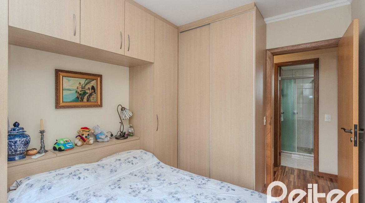 Apartamento à venda com 136m², 3 dormitórios, 1 suíte, 2 vagas, no bairro Tristeza em PORTO ALEGRE