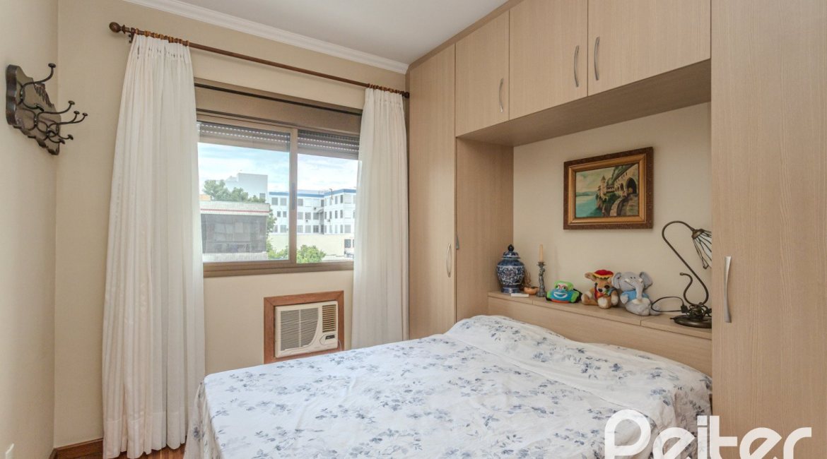 Apartamento à venda com 136m², 3 dormitórios, 1 suíte, 2 vagas, no bairro Tristeza em PORTO ALEGRE
