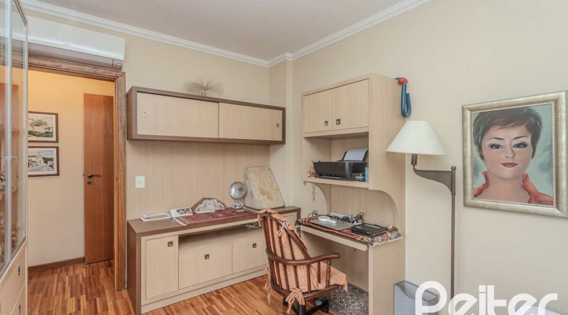 Apartamento à venda com 136m², 3 dormitórios, 1 suíte, 2 vagas, no bairro Tristeza em PORTO ALEGRE