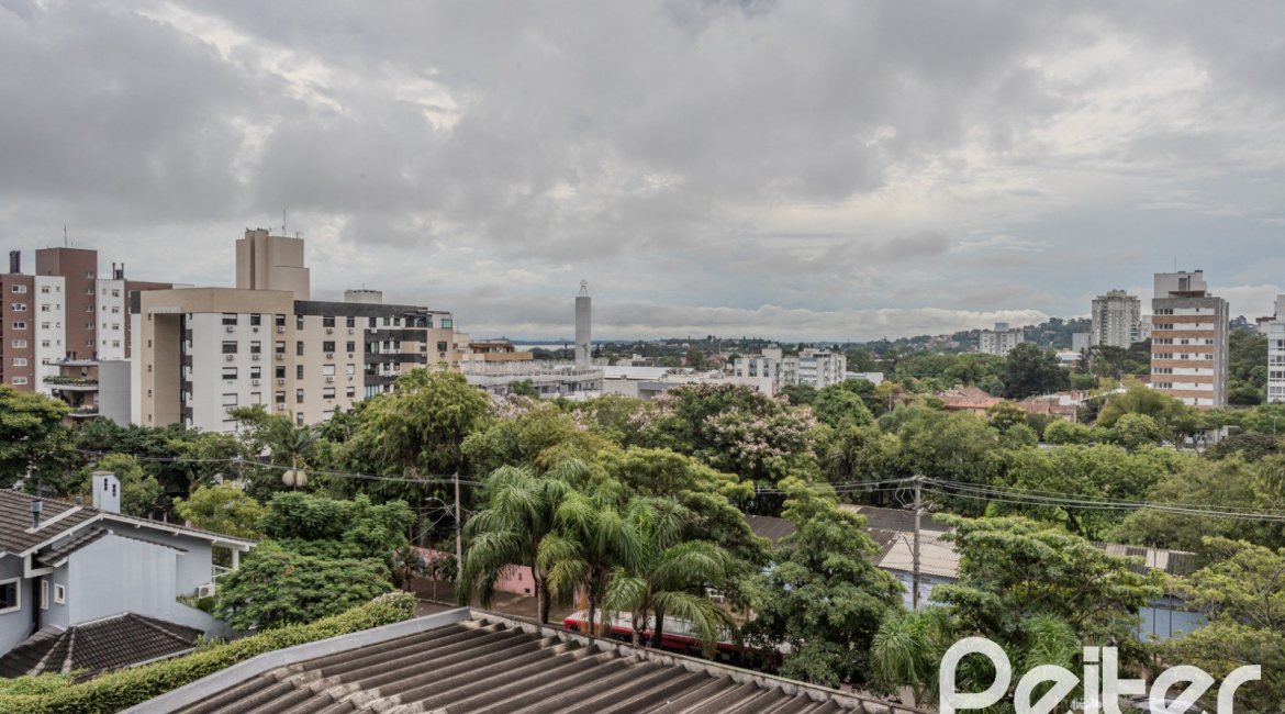 Apartamento à venda com 136m², 3 dormitórios, 1 suíte, 2 vagas, no bairro Tristeza em PORTO ALEGRE