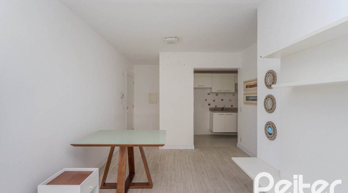Apartamento à venda com 57m², 2 dormitórios, 1 suíte, 1 vaga, no bairro Vila Nova em PORTO ALEGRE