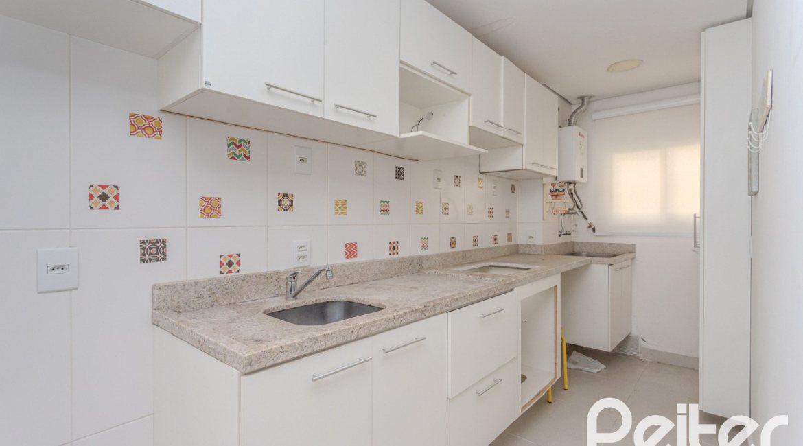 Apartamento à venda com 57m², 2 dormitórios, 1 suíte, 1 vaga, no bairro Vila Nova em PORTO ALEGRE