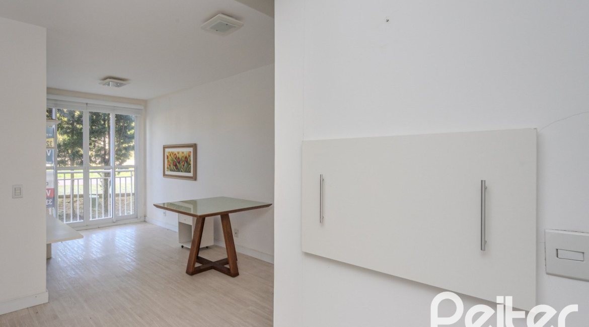 Apartamento à venda com 57m², 2 dormitórios, 1 suíte, 1 vaga, no bairro Vila Nova em PORTO ALEGRE