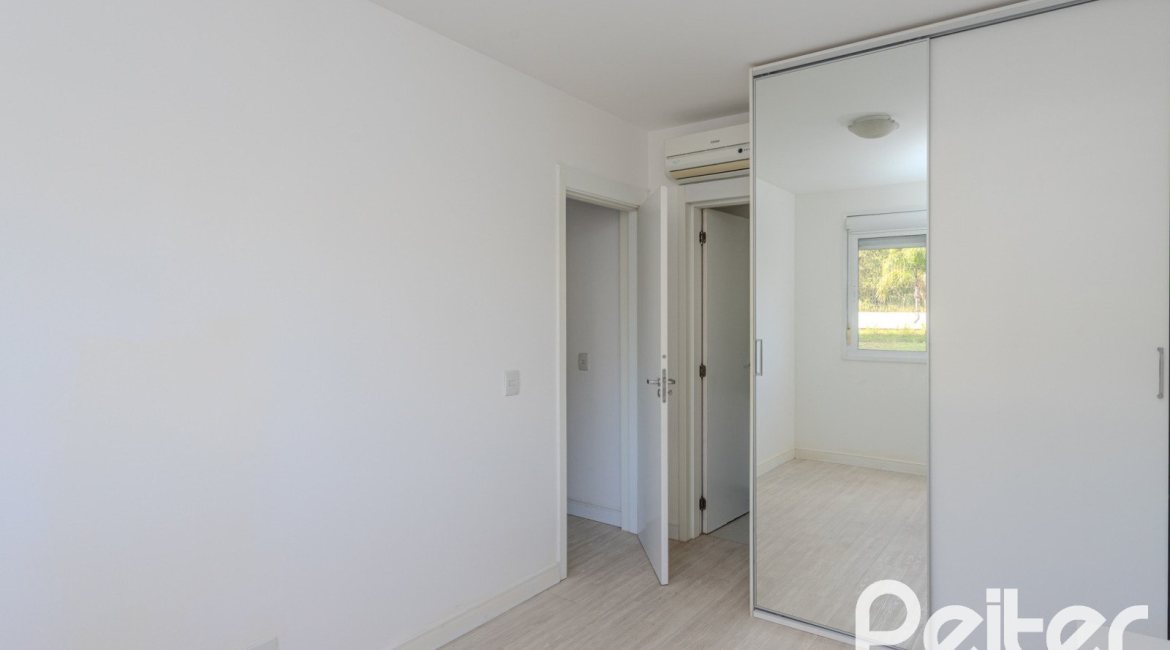 Apartamento à venda com 57m², 2 dormitórios, 1 suíte, 1 vaga, no bairro Vila Nova em PORTO ALEGRE