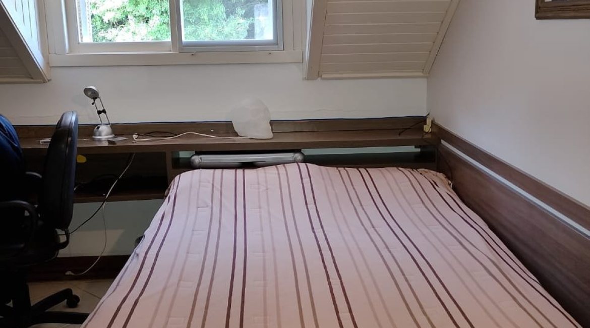 Casa à venda com 324m², 5 dormitórios, 1 suíte, 2 vagas, no bairro Jardim Isabel em Porto Alegre