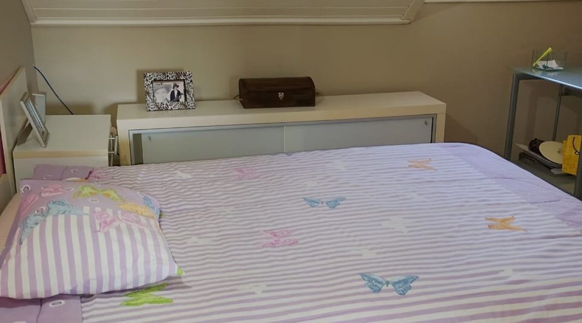 Casa à venda com 324m², 5 dormitórios, 1 suíte, 2 vagas, no bairro Jardim Isabel em Porto Alegre