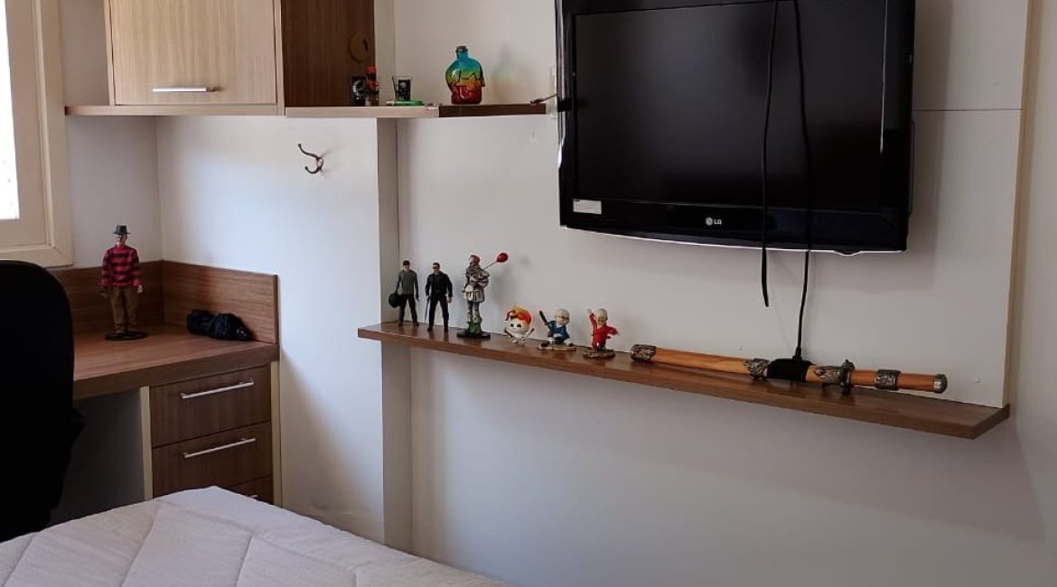 Casa à venda com 324m², 5 dormitórios, 1 suíte, 2 vagas, no bairro Jardim Isabel em Porto Alegre