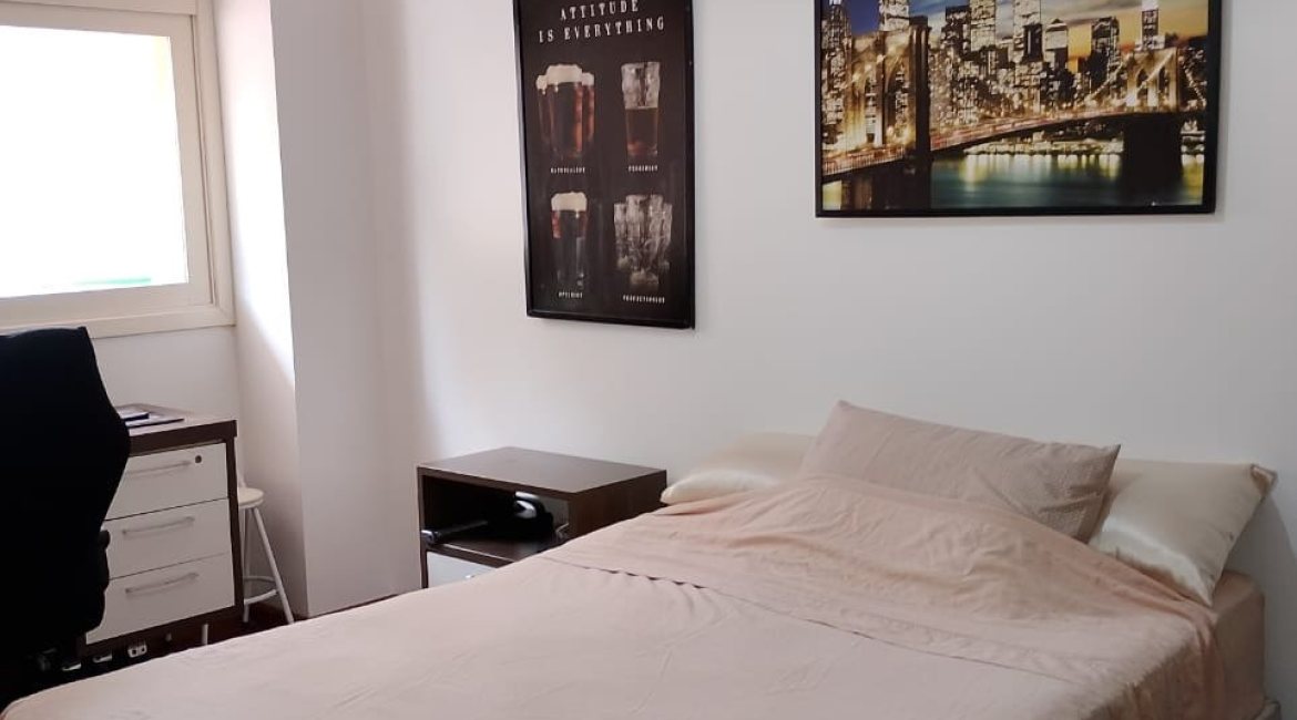 Casa à venda com 324m², 5 dormitórios, 1 suíte, 2 vagas, no bairro Jardim Isabel em Porto Alegre